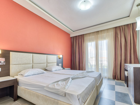 MAJESTIC HOTEL & SPA - LAGANAS