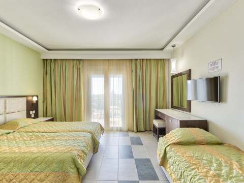 MAJESTIC HOTEL & SPA - LAGANAS