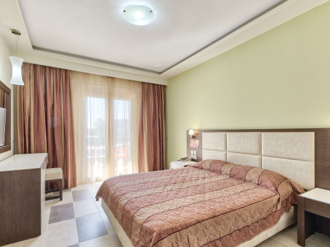 MAJESTIC HOTEL & SPA - LAGANAS
