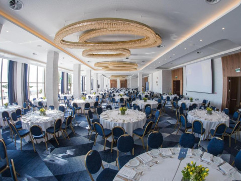 Makedonia Palace