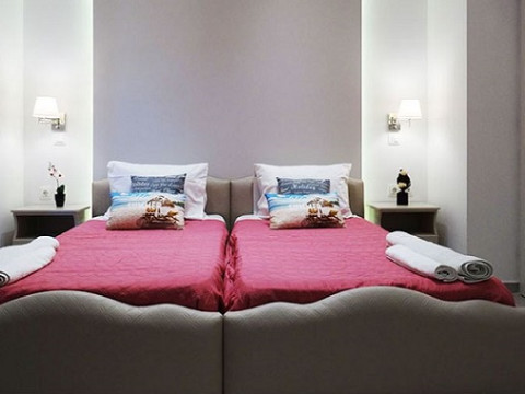 Makis Studios and Apartments