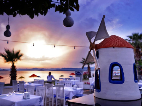 MAKRI BEACH HOTEL