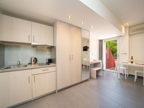 Makris Yialos Apartments
