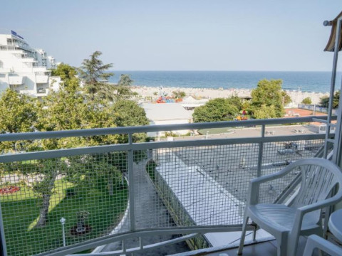 MALIBU HOTEL