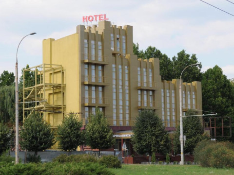 Manhattan Hotel & Restaurant