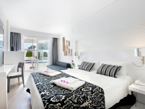 Mar Hotels Playa De Muro Suites