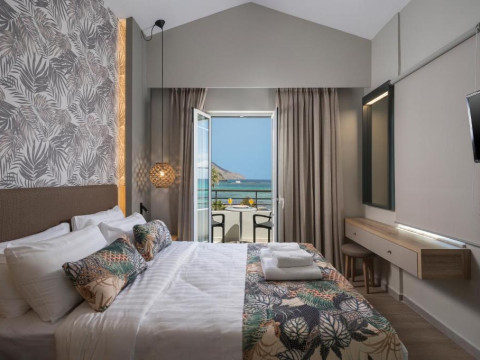 Mare Blue & Suites, Adults 16+ Hotel