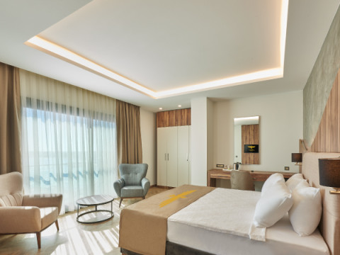 Hotel Maril Resort Beach & Spa