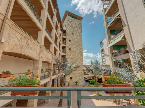 Marina City Aparthotel