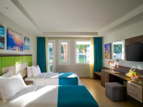 JOLIE VILLE RESORT & CASINO