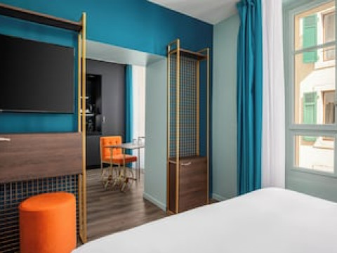 MARMONT HOTEL