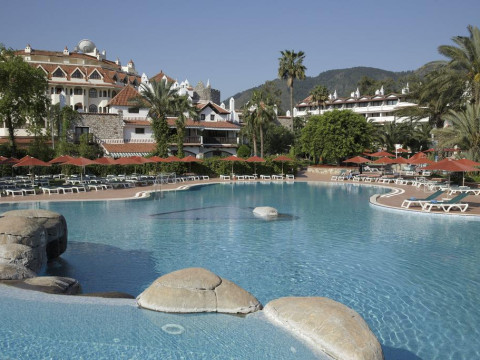 MARTI RESORT DELUXE