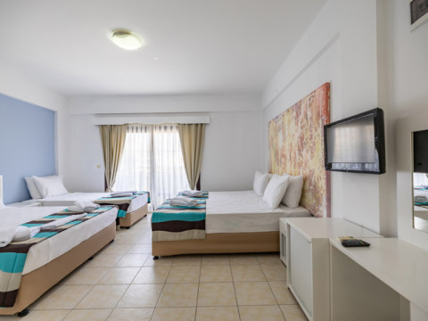 MaxSea Beach Hotel