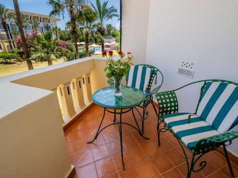 MEDINA BELISAIRE & THALASSO