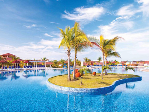 Memories Flamenco Beach Resort