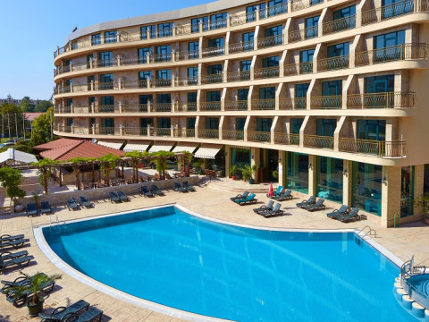 MENA PALACE