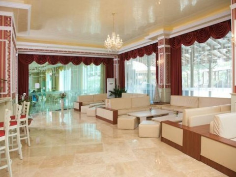 MENA PALACE