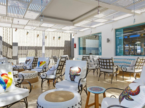 MERAKI RESORT (ADULTS ONLY +16)