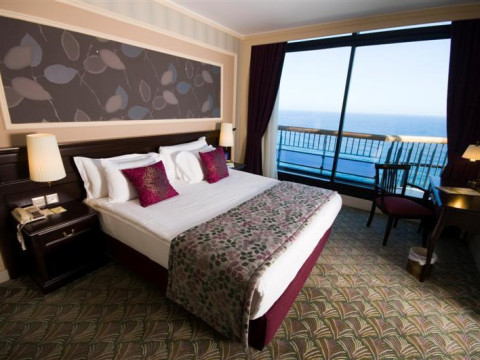 MERIT CRYSTAL COVE HOTEL