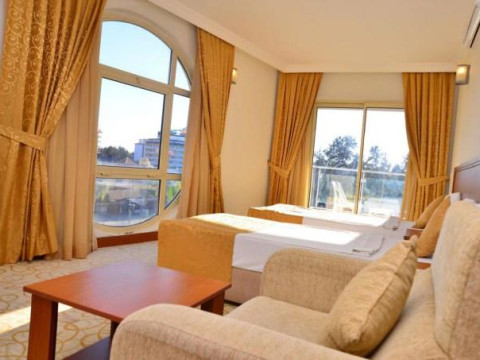  Azure Resort & Spa Memento Club