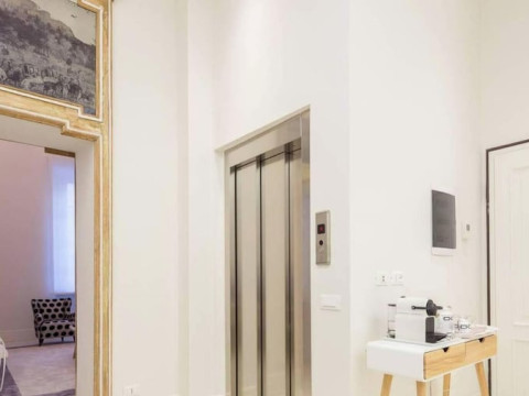 Milan Royal Suites Luxury Apartments