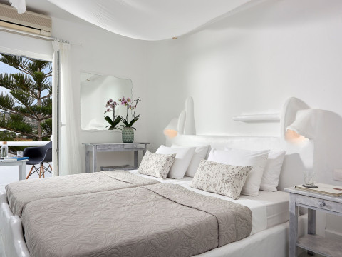 Milos Hotel