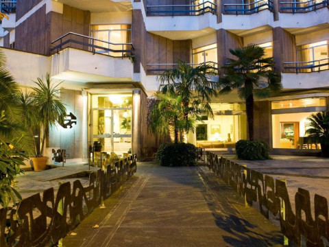 Mini Palace Hotel