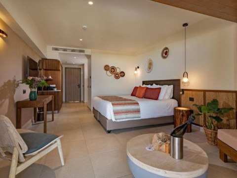 MINOS AMBASSADOR ALL SUITES & SPA 