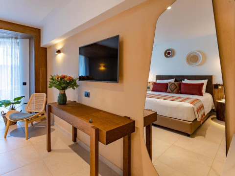 MINOS AMBASSADOR ALL SUITES & SPA Adults only 16+