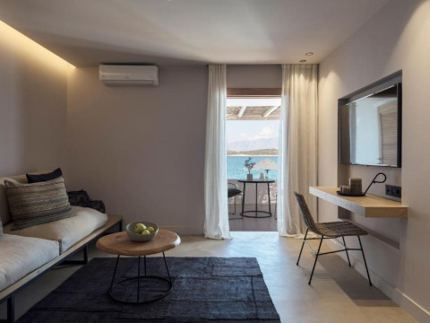Minos Beach Art Hotel