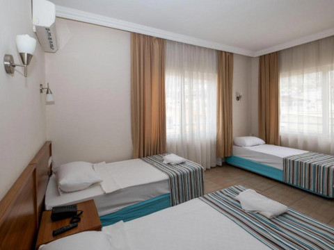 MISS CLEOPATRA HOTEL
