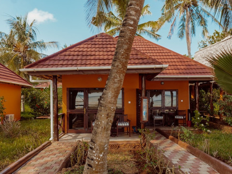 MNARANI BEACH COTTAGES