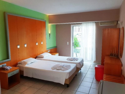MOJO HOTEL