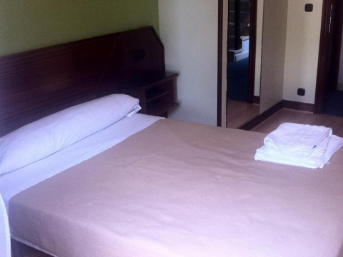 MOON HOSTEL BIO