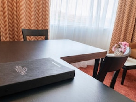 NASH SUITES HOTEL