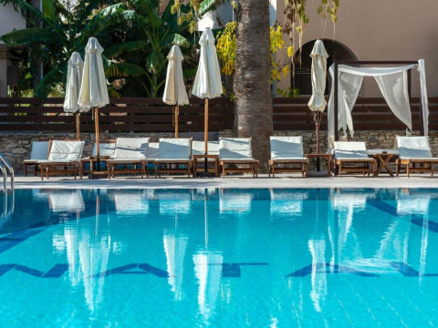 Natalie Hotel