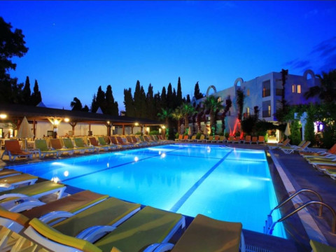 NATUR GARDEN HOTEL BITEZ