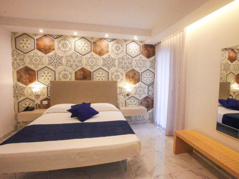 Nautilus Hotel