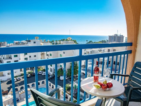 Navarria Hotel