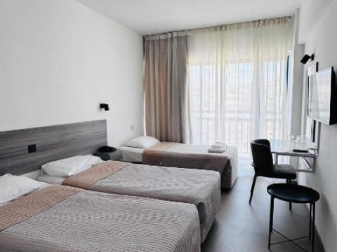 Navarria Hotel