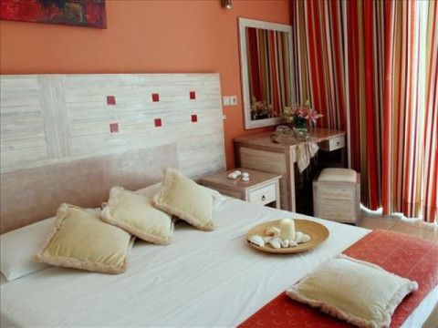 NEFELI HOTEL PLATANES