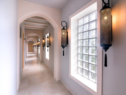 Neikos Luxury Suites