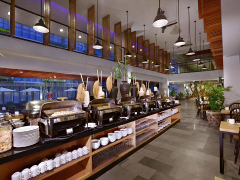 Neo Kuta Legian by Aston