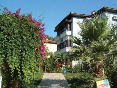 NICHOLAS PARK HOTEL