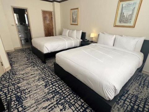 Night Hotel Broadway