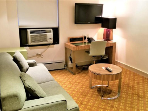 Night Hotel Broadway