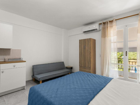 Nikas Rooms and Apartments