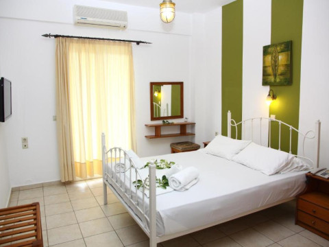 NIKOS APARTMENTS
