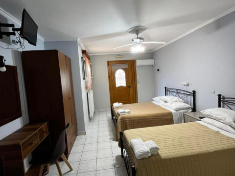 Nikos Studios and Apartments