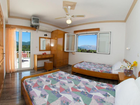 Nikos Studios and Apartments